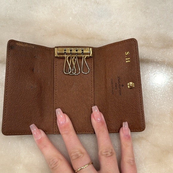 Authentic Louis Vuitton 4 key case holder (year 2009) - Picture 6 of 9